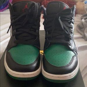 Air Jordan 1 Mid Pine Green (GS)